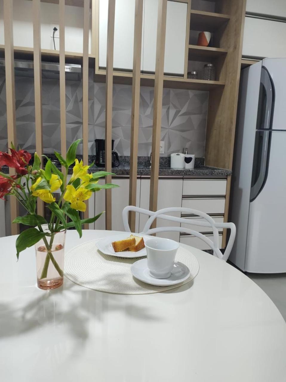 Apartamento Flat Ideal - Climatizado. Proximo Shopping Pantanal